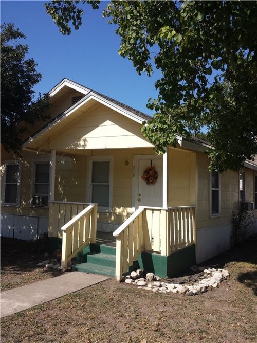 219 Tutt Ave, Taft, TX, 78390-3038 | Card Image