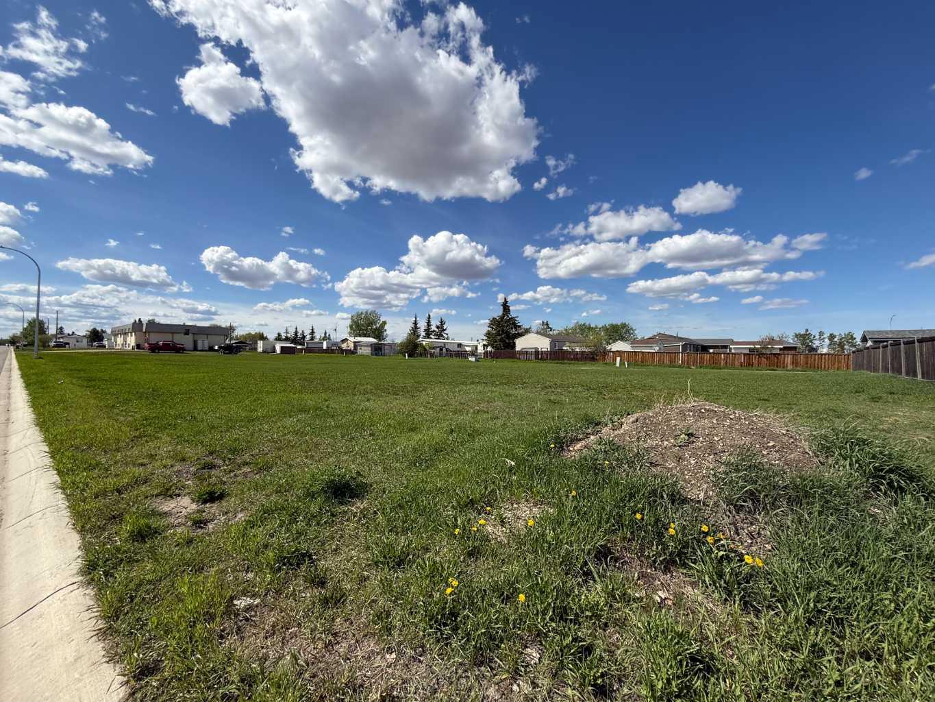 Land in Rycroft 3