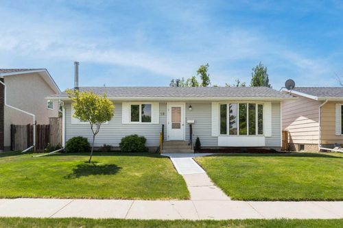 16 Simon Fraser Blvd W, Lethbridge, AB, T1K4L4 | Card Image