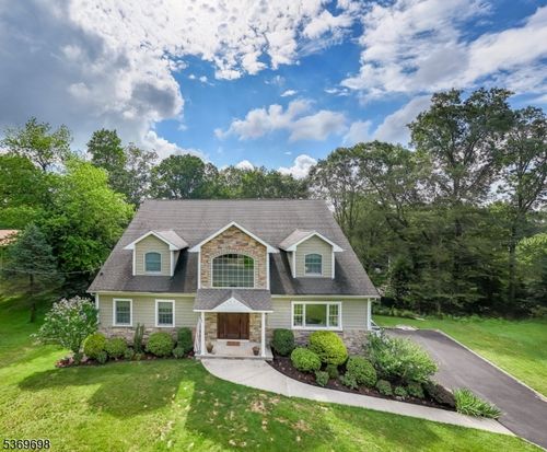 390 Forest Hill Way, Mountainside, NJ, 07092-1329 | Card Image