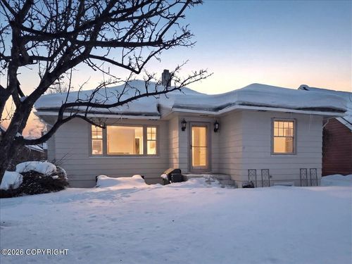 629 W 15th Ave, Anchorage, AK, 99501-5005 | Card Image