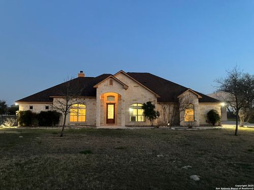 129 S Abrego Xing, Floresville, TX, 78114-6694 | Card Image