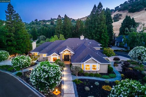 70 Ridgecrest Ct, Lafayette, CA, 94549-2147 | Card Image