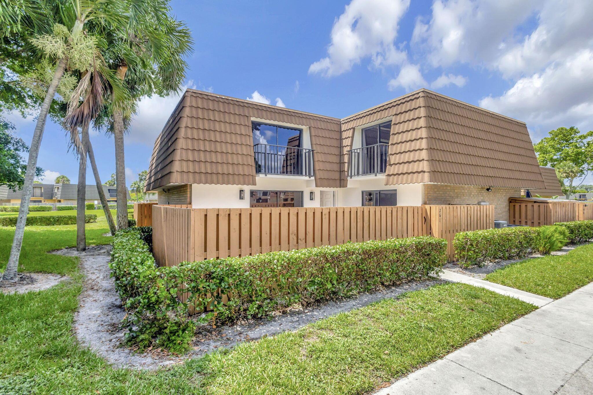Charter Way, West Palm Beach, FL 33407