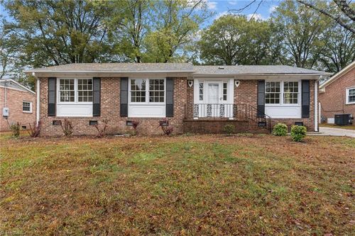 2407 Four Seasons Blvd, Greensboro, NC, 27407-6020 | Card Image