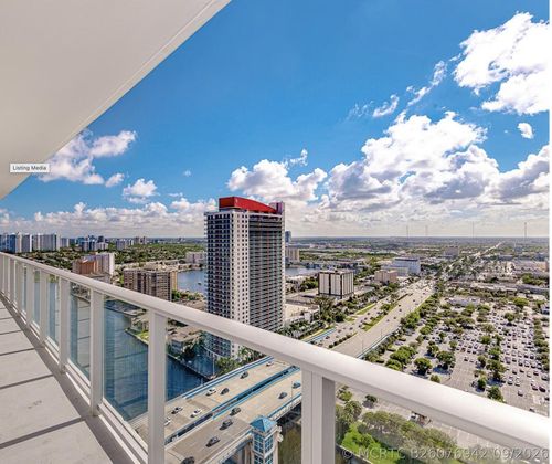 r2404-4010 S Ocean Dr, Hollywood, FL, 33019-3063 | Card Image