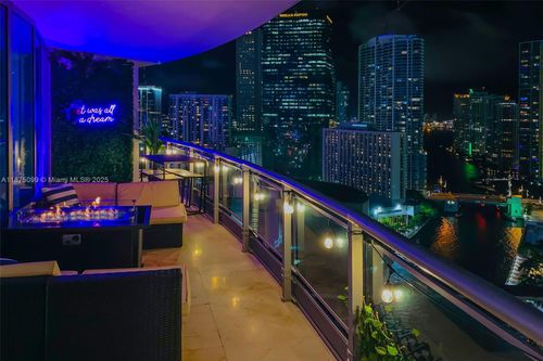 apt-3002-350 S Miami Ave, Miami, FL, 33130-1930 | Card Image
