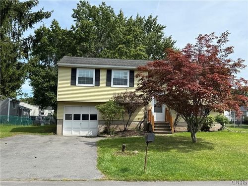 8265 Warbler Way, Liverpool, NY, 13090-1027 | Card Image