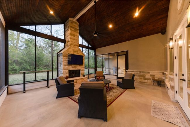 View of sunroom / solarium | Image 31