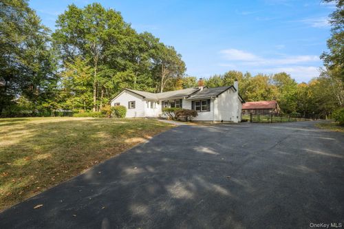 150 Long Ln, Bloomingburg, NY, 12721-3110 | Card Image