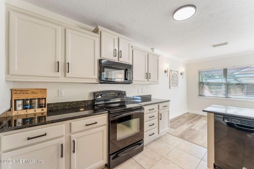 c32-200 Laguna Villa Blvd, JACKSONVILLE BEACH, FL, 32250-4052 | Card Image