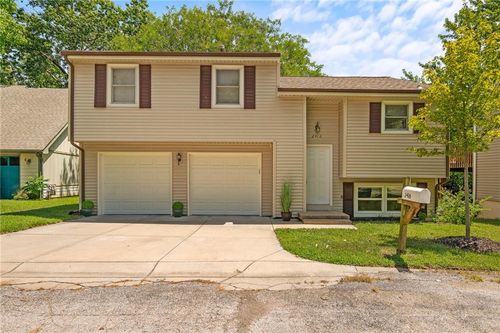 2416 Bryce Ct, Lawrence, KS, 66047-2622 | Card Image