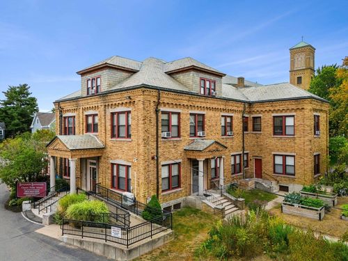 35 Middlesex Street, Cambridge, MA, 02140 | Card Image