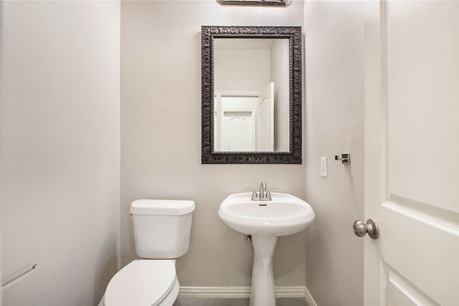 1511 Biltmore Ln, Townhouse with 3 bedrooms, 4 bathrooms and null parking in Irving TX | Image 13