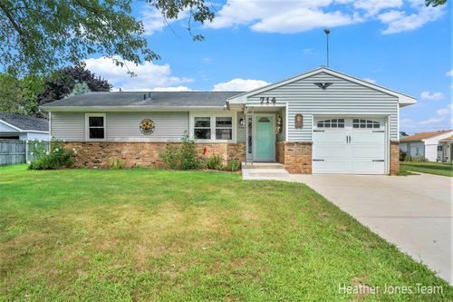714 Benton St, Greenville, MI, 48838-2011 | Card Image