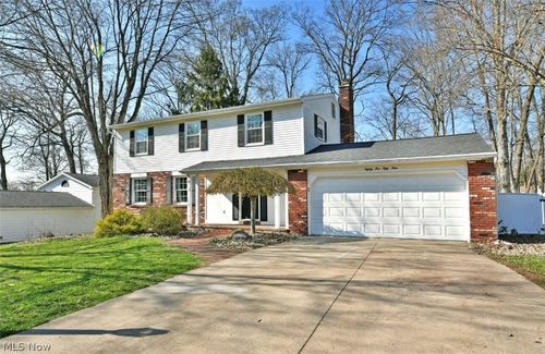 8559 Bayberry Dr Ne, Warren, OH, 44484-1610 | Card Image