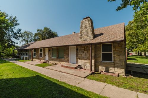 661 S Kansas Ave, Wichita, KS, 67211-2713 | Card Image