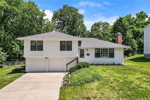 13509 Belmeade Avenue, Grandview, MO, 64030 | Card Image