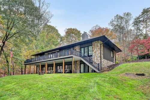 6 Low Country Dr, Penhook, VA, 24137-5205 | Card Image
