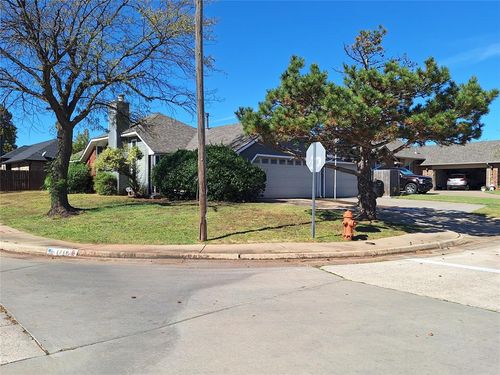 1219 Stoneridge Dr, Moore, OK, 73160-6741 | Card Image