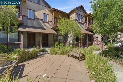108 Serra Way, San Pablo, CA, 94806-5061 | Card Image