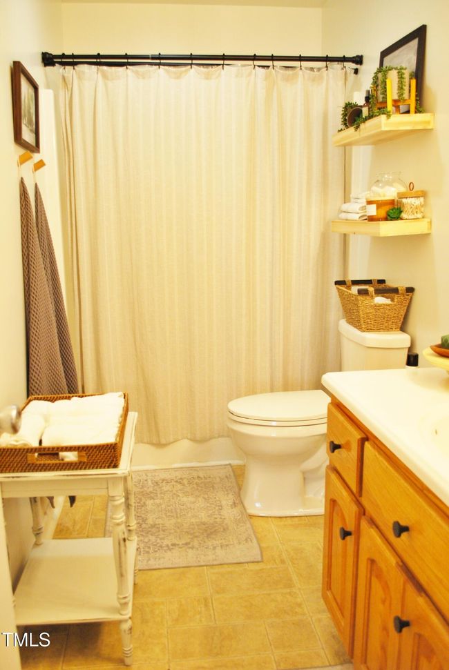 9 Hall Bath | Image 9
