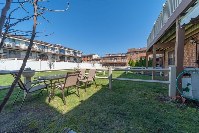View of yard featuring a residential view | Image 10