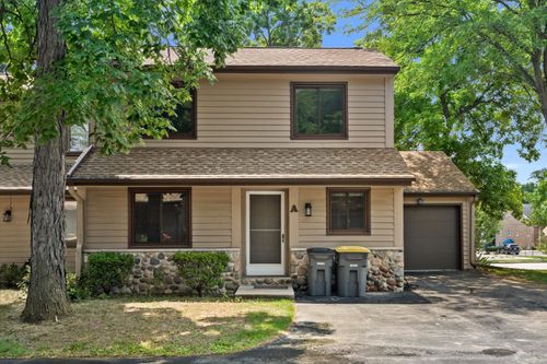 1335 Hickory Dr, Waukesha, WI, 53186-6600 | Card Image
