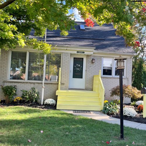 10000 Dixie, Redford, MI, 48239-1601 | Card Image