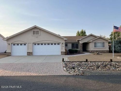 11784 E Longhorn Dr, Dewey-Humboldt, AZ, 86327-5901 | Card Image