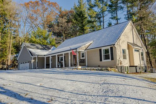 800 Grampian Ave, Lake Orion, MI, 48362-3334 | Card Image