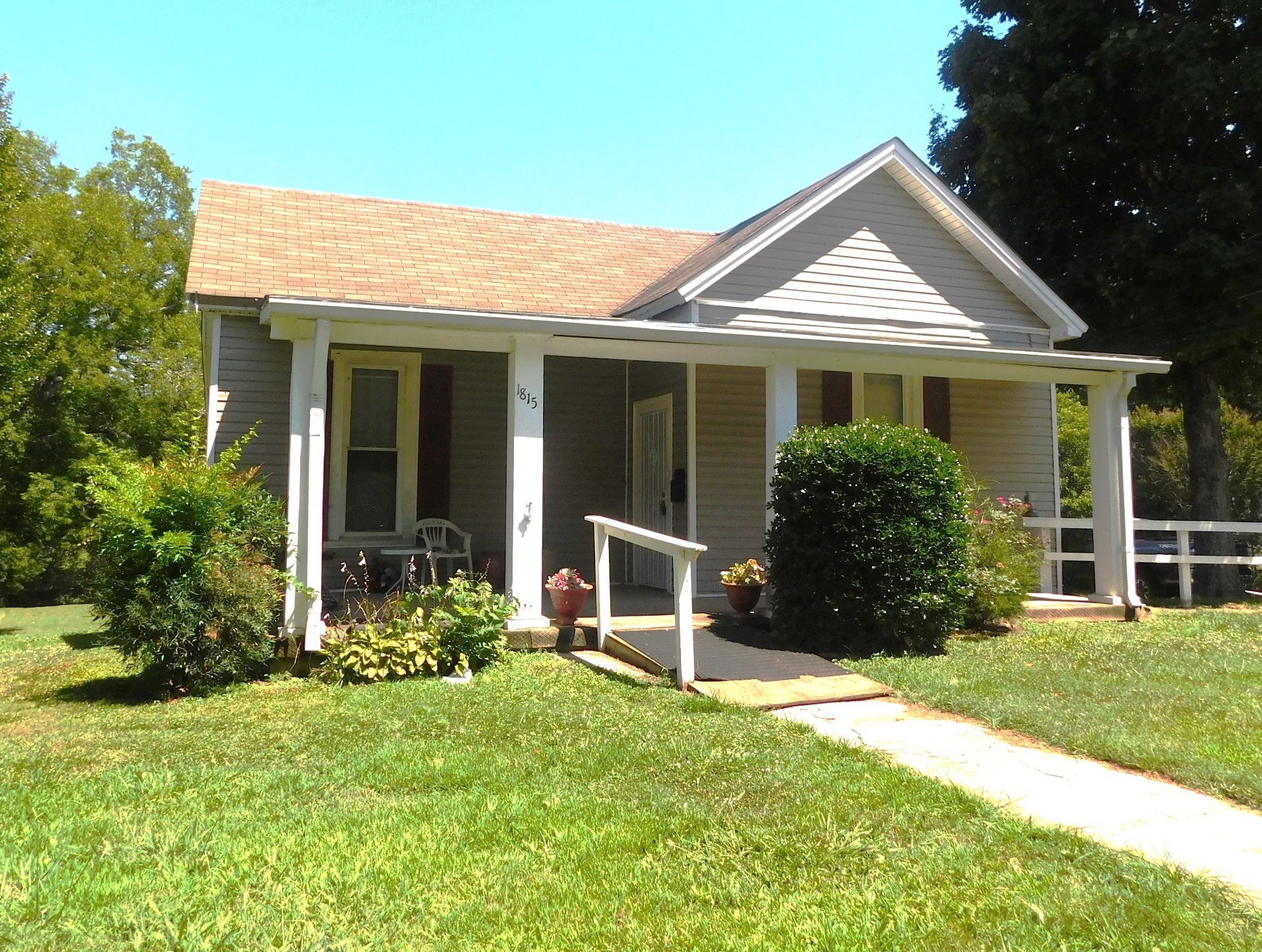 Highland Ave, Columbia, TN 38401