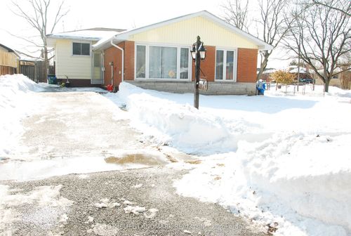 7116 Centennial St, Niagara Falls, ON, L2G2Z1 | Card Image