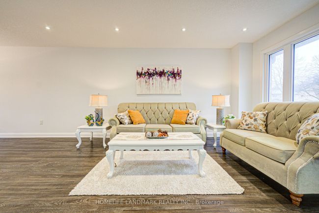 489 Lancelot Cres, House attached with 4 bedrooms, 2 bathrooms and 3 parking in Oshawa ON | Image 7