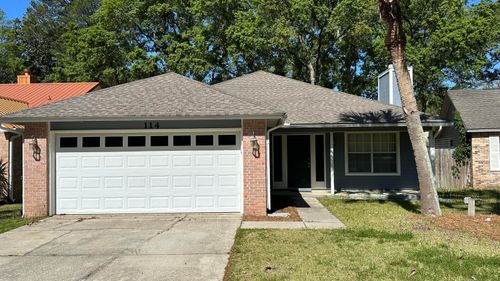 114 Wright Cir, Niceville, FL, 32578-4230 | Card Image