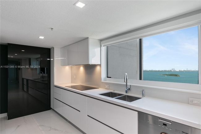 APT-1601 - 1800 N Bayshore Dr, Condo with 3 bedrooms, 3 bathrooms and null parking in Miami FL | Image 20