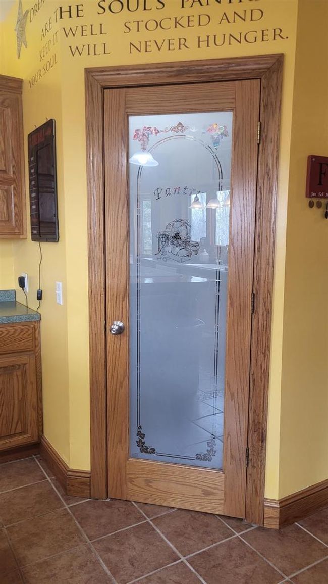 W8310 Meyer Ln, House other with 5 bedrooms, 6 bathrooms and null parking in Crivitz WI | Image 12