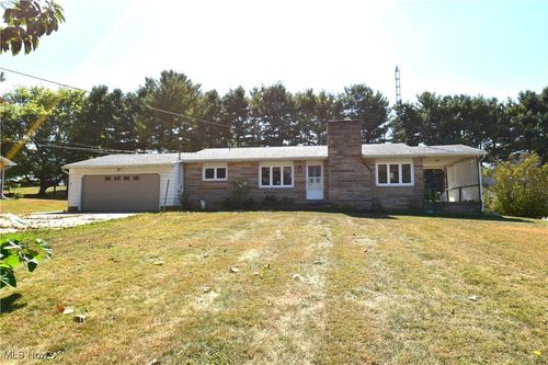 8896 Rue Helena St, Louisville, OH, 44641-9133 | Card Image