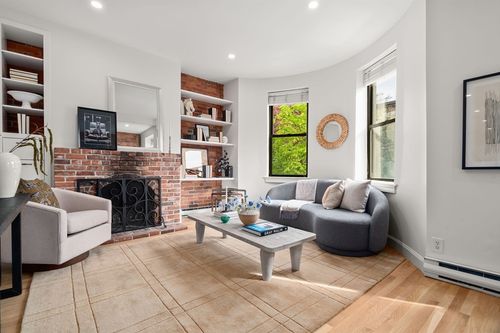 3-9 Albemarle St, Boston, MA, 02115-4922 | Card Image