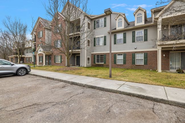 12303 Pinehurst Ln, Condo with 2 bedrooms, 2 bathrooms and null parking in Grand Blanc MI | Image 5