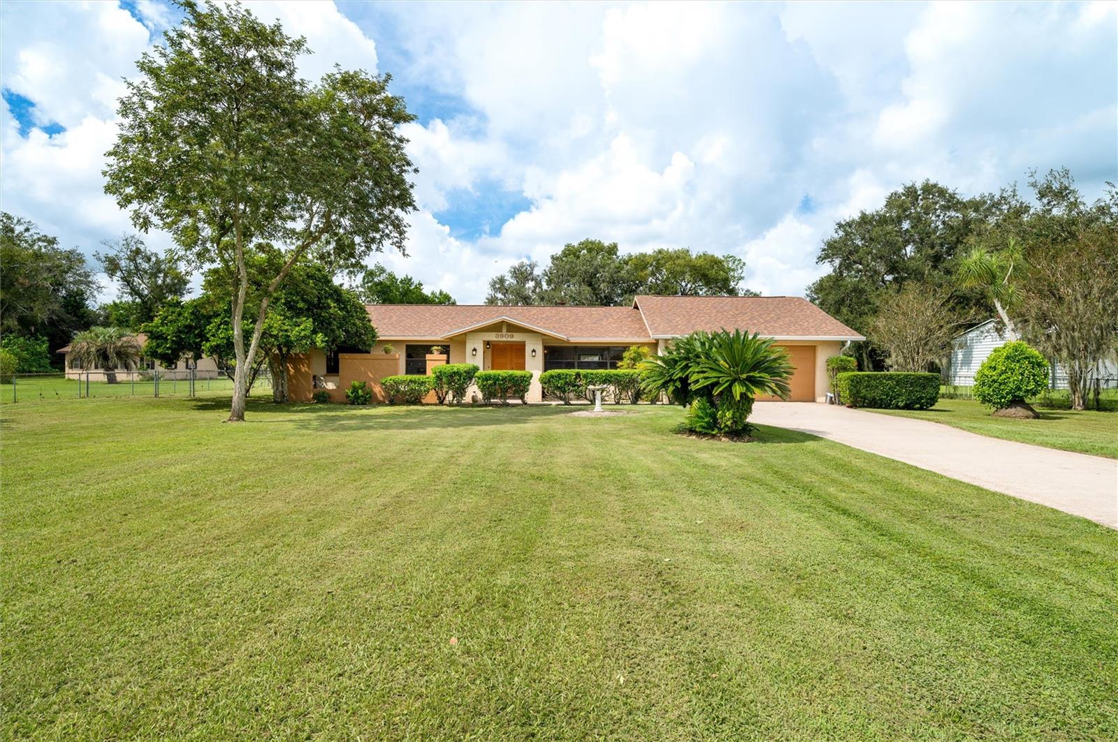 Florida Ranch Blvd, Zephyrhills, FL 33541
