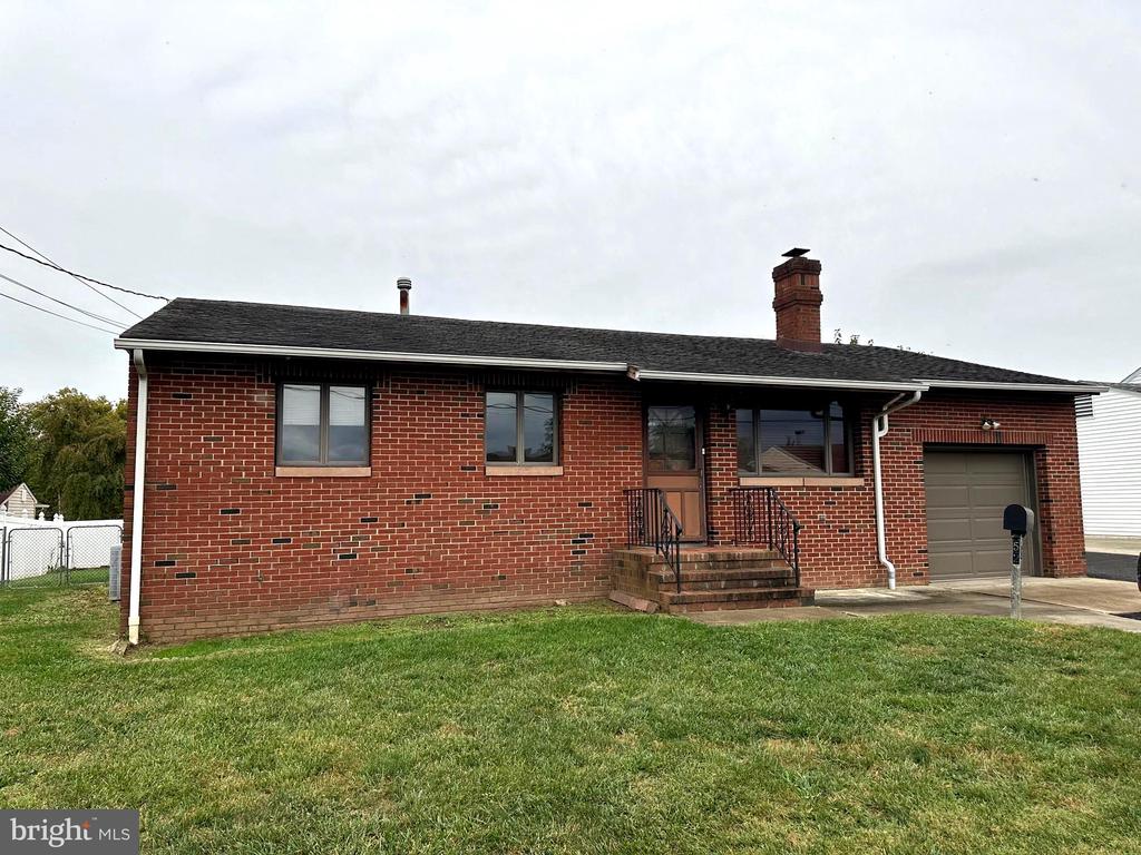 Elmont Rd, Trenton, NJ 08610