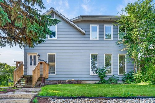 477 22nd St E, House with 4 bedrooms, 3 bathrooms and 8 parking in Prince Albert SK | Card Image