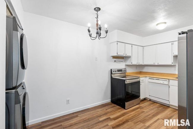 APT-4 - 3069 4 Th St, Condo with 2 bedrooms, 1 bathrooms and null parking in Moline IL | Image 6