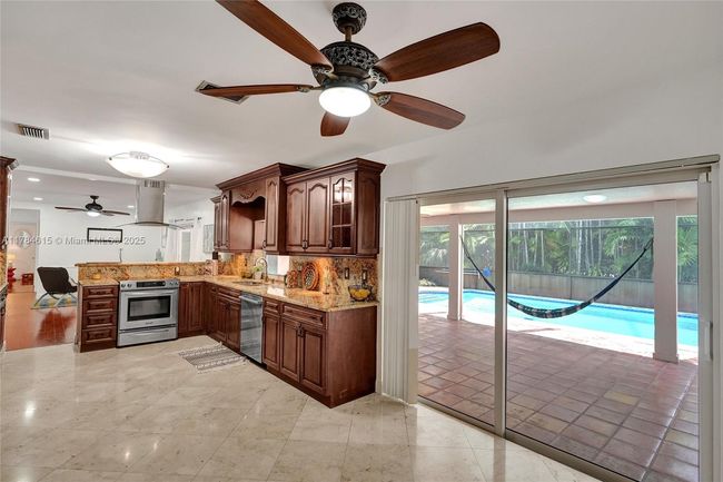 7360 Sw 120 Th St, House other with 4 bedrooms, 2 bathrooms and null parking in Pinecrest FL | Image 8