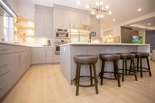 21661 Ridgeway Cres, House other with 8 bedrooms, 8 bathrooms and 6 parking in Maple Ridge BC | Image 16