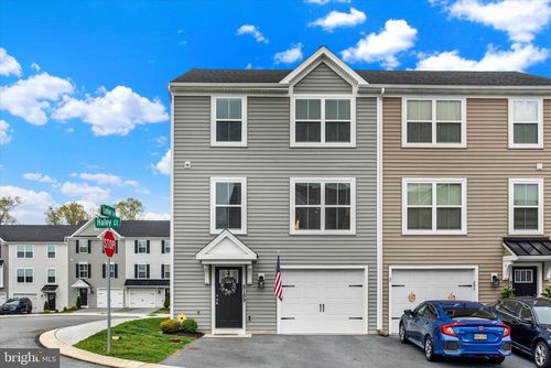 8189 Haley Ct, HARRISBURG, PA, 17112-8569 | Card Image