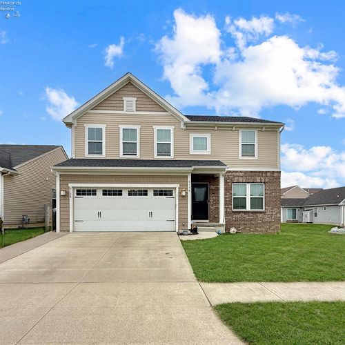 6138 E Meadow Farm Ln, Lorain, OH, 44053-1984 | Card Image