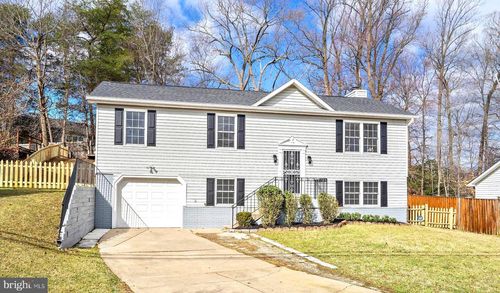 8801 Temple Hill Rd, CLINTON, MD, 20735-2495 | Card Image
