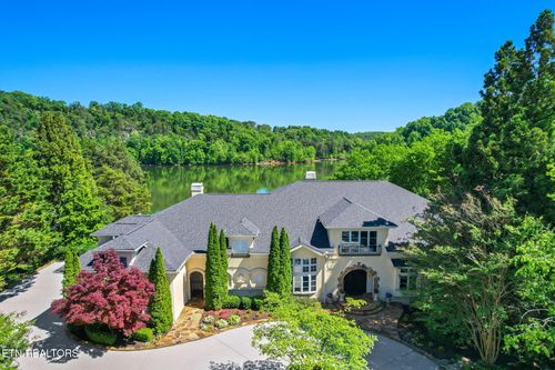 3540 Captains Way, Knoxville, TN, 37922-9420 | Card Image